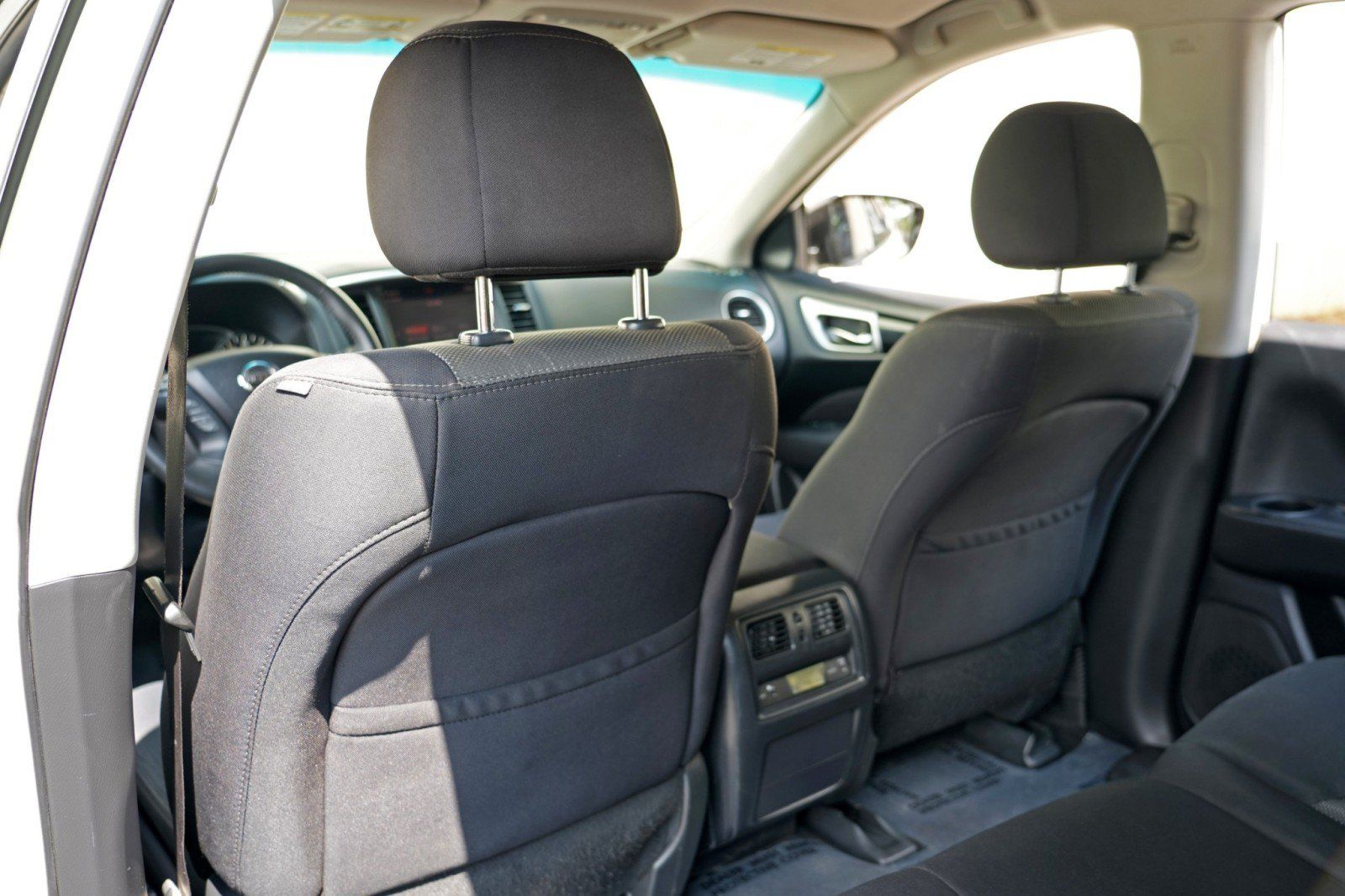 Used 2017 Nissan Pathfinder SV FWD image 31