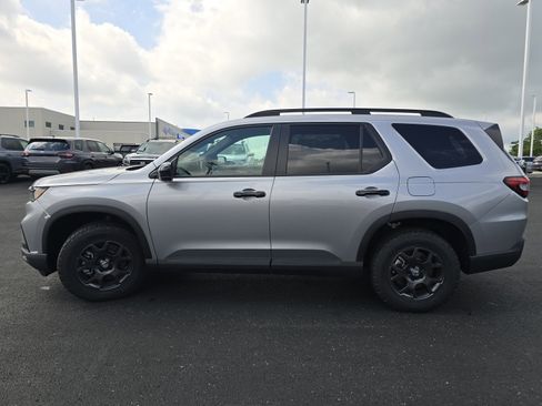 New 2025 Honda Pilot TrailSport image 23
