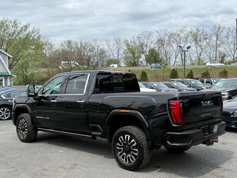 Used 2024 GMC Sierra 3500 Denali Ultimate AWD/4WD image 8