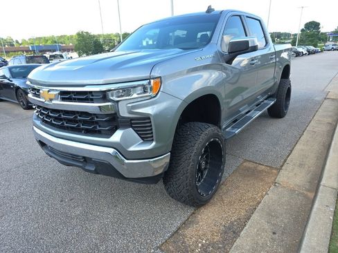 Used 2023 Chevrolet Silverado 1500 LT w/ Protection Package RWD image 2