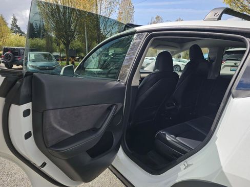 Used 2023 Tesla Model Y Long Range AWD/4WD image 15