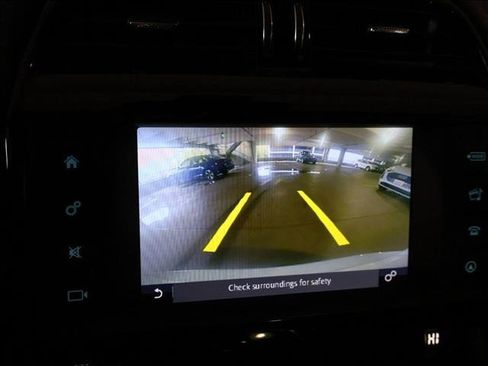 Used 2017 Jaguar XE Premium AWD/4WD image 18
