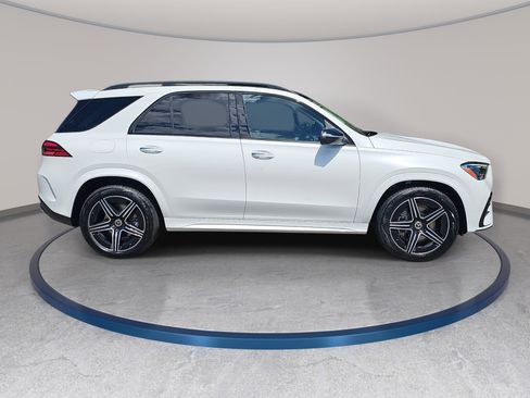New 2026 Mercedes-Benz GLE 450e 4MATIC image 4