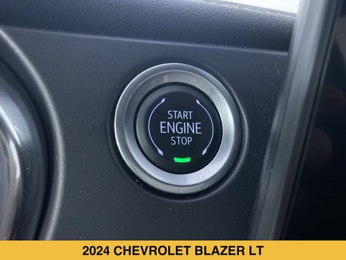 Certified 2024 Chevrolet Blazer LT w/ Convenience Package FWD image 8