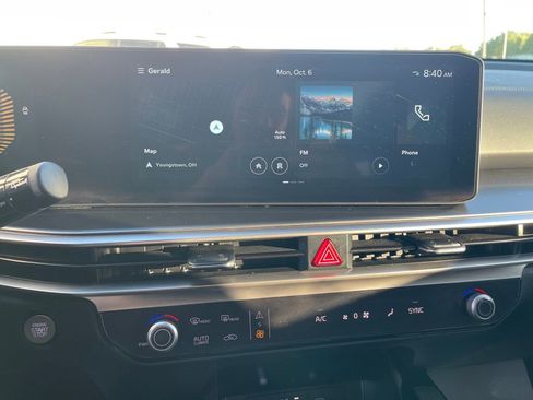 Used 2024 Kia Sorento S image 12