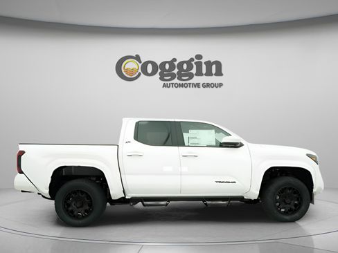 New 2026 Toyota Tacoma SR5 AWD/4WD image 22