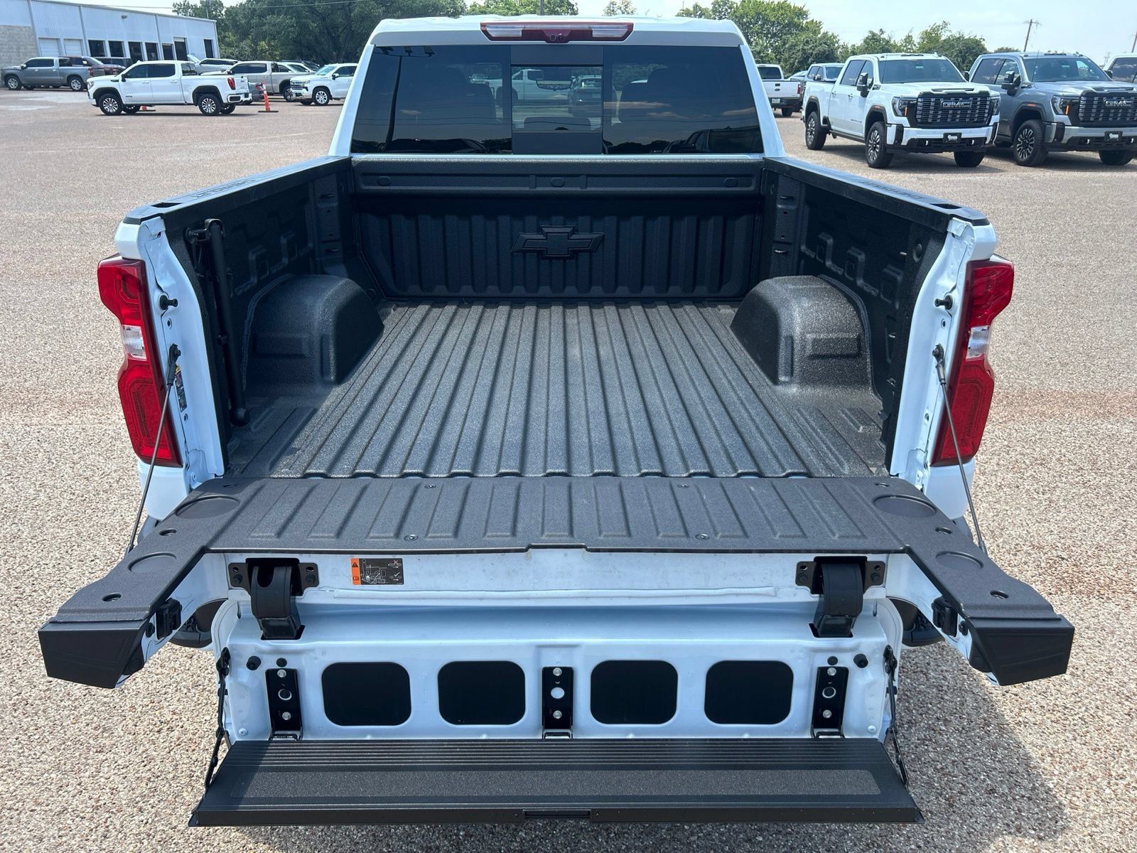 New 2026 Chevrolet Silverado 1500 High Country w/ High Country Premium Package AWD/4WD image 10