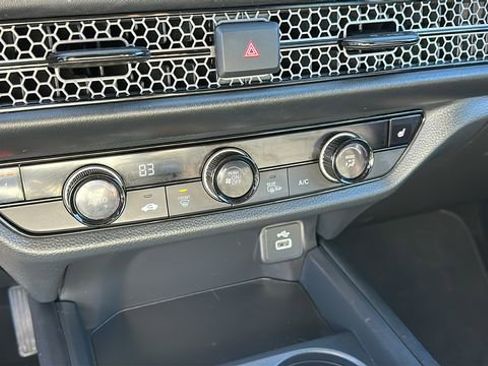 Used 2025 Honda HR-V Sport image 16