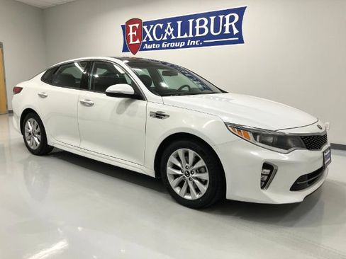 Used 2018 Kia Optima S w/ Panoramic Sunroof Package FWD image 9