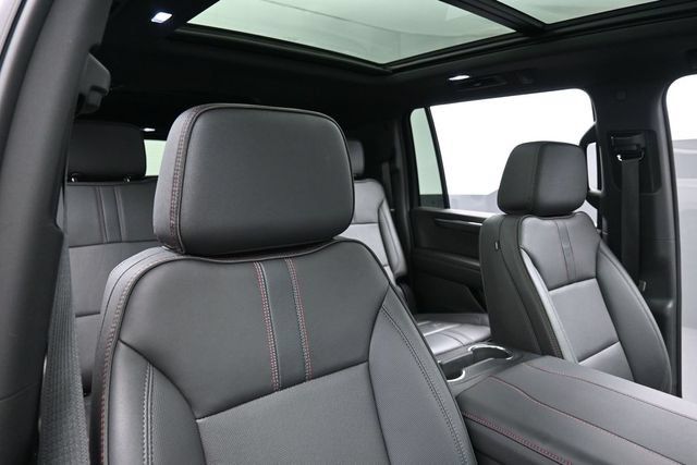 Used 2025 Chevrolet Suburban RST w/ Comfort Package AWD/4WD image 33