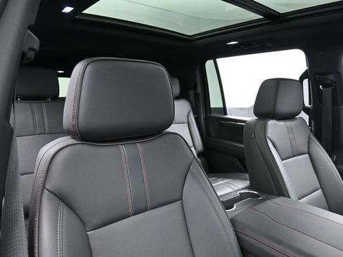 Used 2025 Chevrolet Suburban RST w/ Comfort Package AWD/4WD image 33