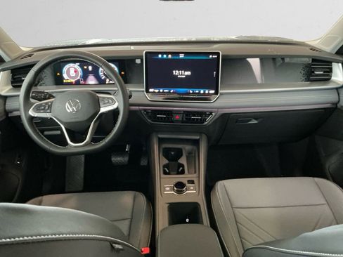 New 2025 Volkswagen Tiguan SE image 10