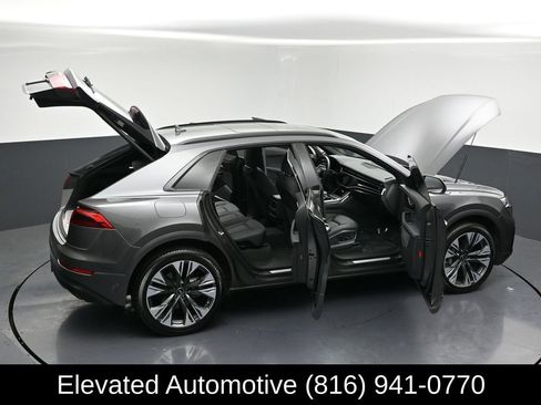 Used 2025 Audi Q8 Premium Plus AWD/4WD image 33