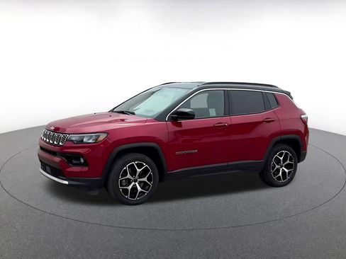Used 2025 Jeep Compass Limited image 8
