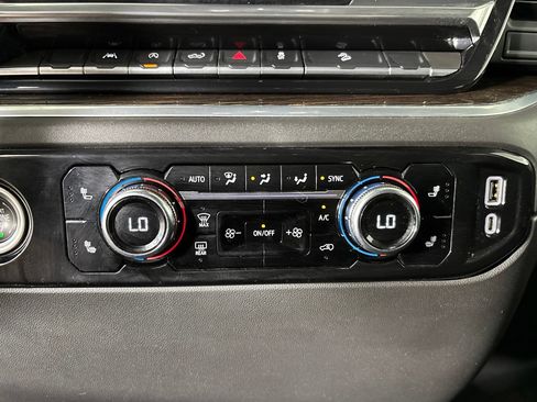 Used 2022 GMC Sierra 1500 SLE AWD/4WD image 19