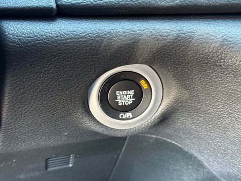 New 2026 Chrysler Pacifica Limited image 25