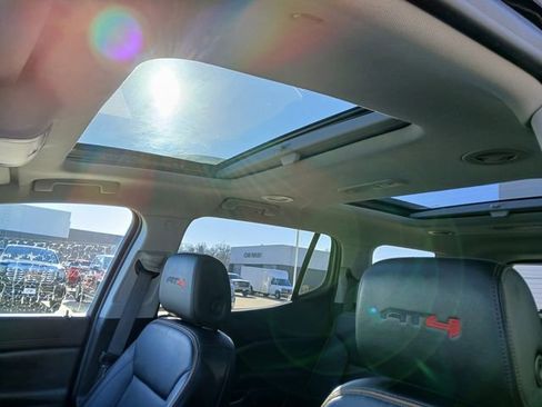 Used 2022 GMC Acadia AT4 image 28