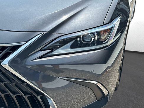 Used 2024 Lexus ES 350 w/ Premium Package FWD image 9