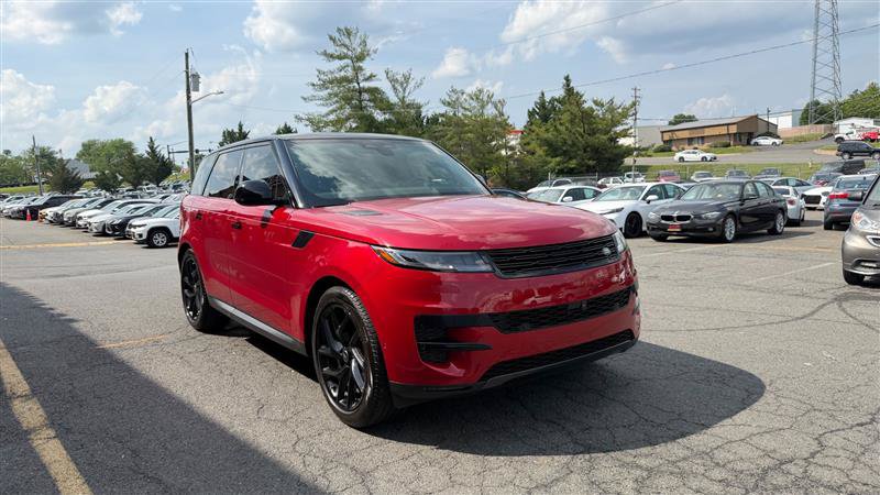 Used 2024 Land Rover Range Rover Sport SE AWD/4WD image 3