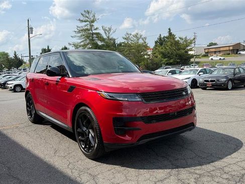 Used 2024 Land Rover Range Rover Sport SE AWD/4WD image 3