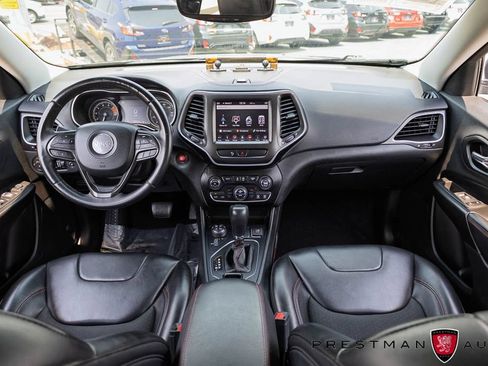 Used 2019 Jeep Cherokee Trailhawk w/ Comfort/Convenience Group AWD/4WD image 33
