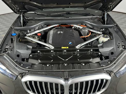 Used 2026 BMW X5 xDrive50e w/ Premium Package AWD/4WD image 32