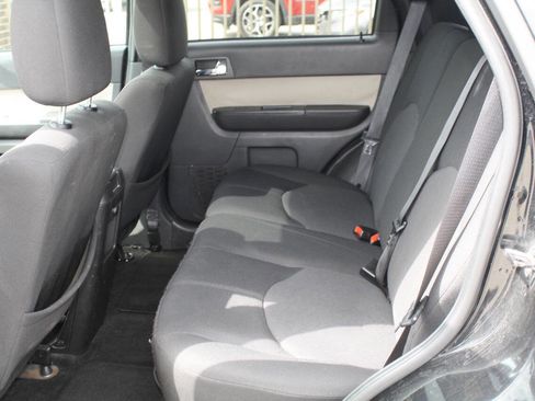 Used 2009 Mercury Mariner 4WD image 7
