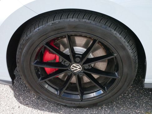 Certified 2025 Volkswagen Jetta GLI Autobahn w/ GLI Black Package image 15