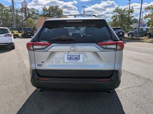 Used 2022 Toyota RAV4 XLE image 5