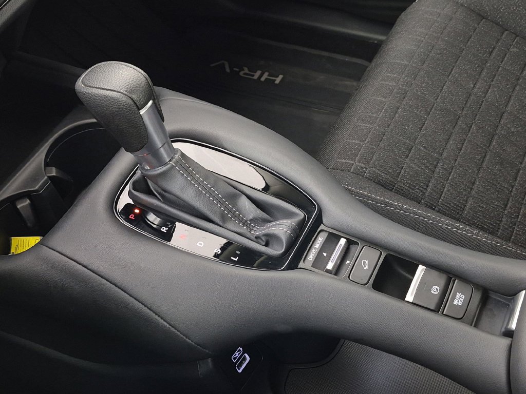 Used 2023 Honda HR-V LX image 26