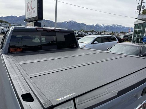 Used 2025 GMC Sierra 1500 AT4 w/ AT4 Premium Package AWD/4WD image 21