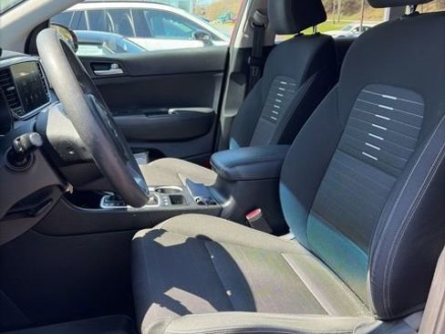 Used 2021 Kia Sportage LX w/ LX AWD Popular Package image 3