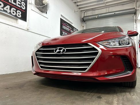 Used 2018 Hyundai Elantra SEL image 9