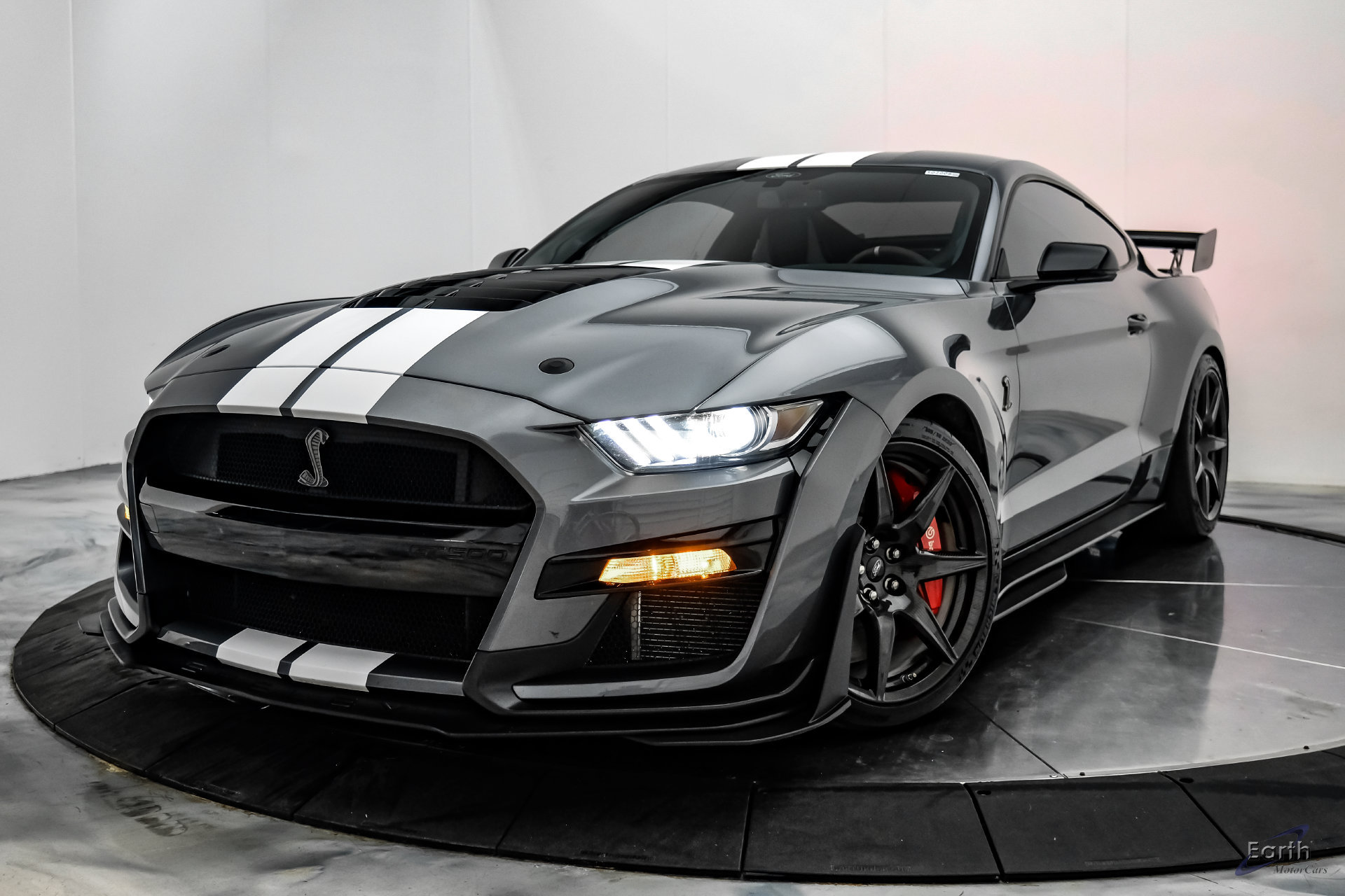 Used 2021 Ford Mustang Shelby GT500 w/ Carbon Fiber Track Pack RWD image 6
