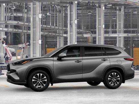 New 2026 Toyota Highlander XLE AWD/4WD image 3