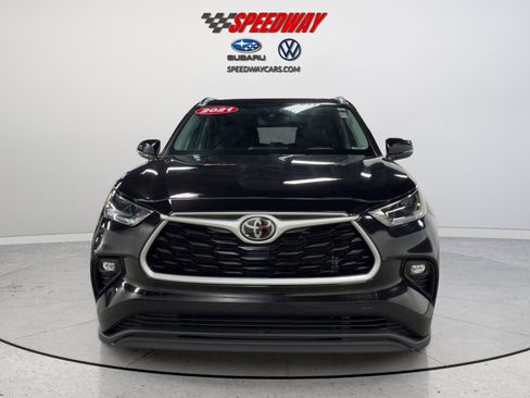 Used 2021 Toyota Highlander XLE AWD/4WD image 13