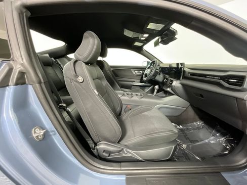 Used 2025 Ford Mustang Coupe image 16
