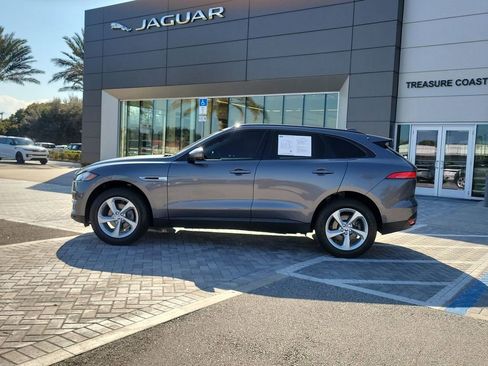 Used 2018 Jaguar F-PACE Premium image 2