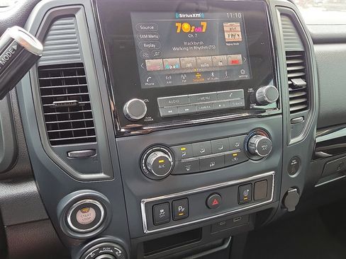 Used 2023 Nissan Titan SV AWD/4WD image 24