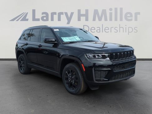 New 2026 Jeep Grand Cherokee Altitude AWD/4WD image 7