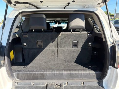 Used 2016 Toyota 4Runner SR5 Premium AWD/4WD image 17