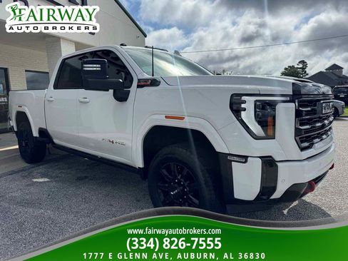 Used 2024 GMC Sierra 2500 AT4 w/ AT4 Premium Plus Package AWD/4WD image 4