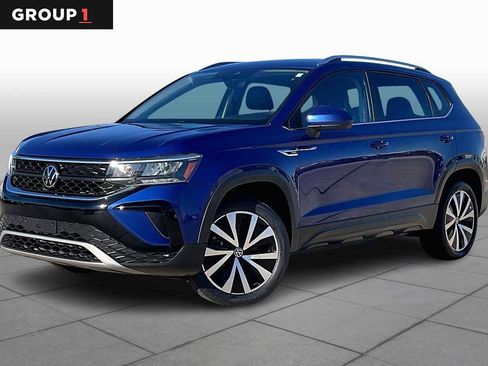 Used 2024 Volkswagen Taos SE image 1