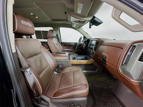 Used 2016 Chevrolet Silverado 1500 High Country w/ High Country Premium Package image 28