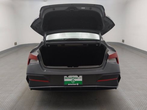 Used 2025 Hyundai Elantra Sport FWD image 29