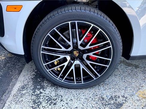 New 2026 Porsche Macan S image 15