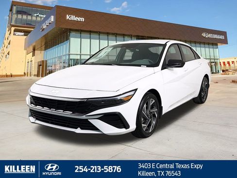 Used 2025 Hyundai Elantra Sport image 4