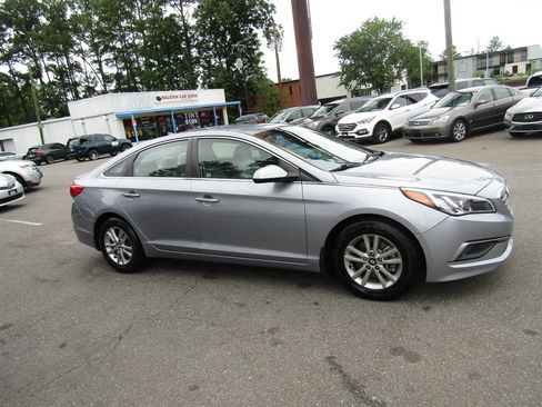 Used 2016 Hyundai Sonata SE FWD image 8