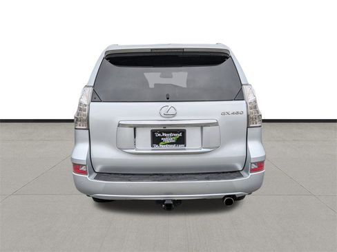 Used 2016 Lexus GX 460 image 6