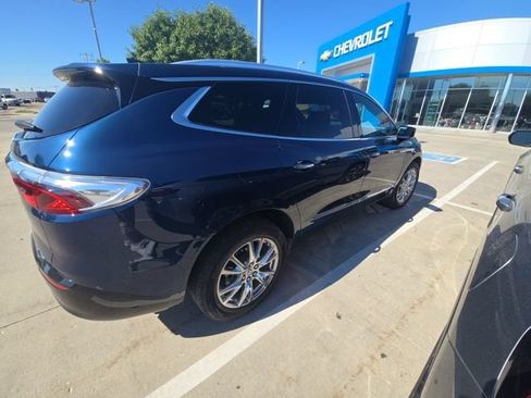 Used 2023 Buick Enclave Premium w/ Experience Buick Package AWD/4WD image 6
